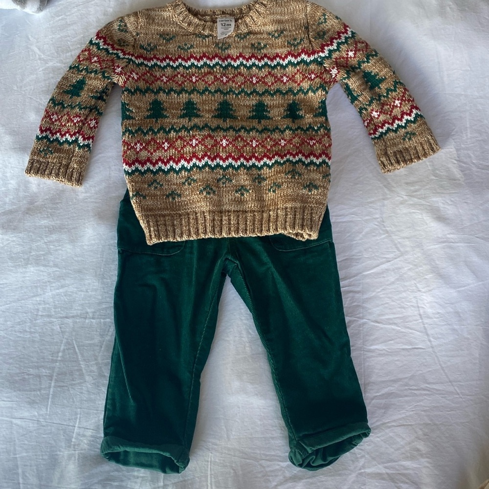 NWOT Carter’s 12M Sweater and Pant Set